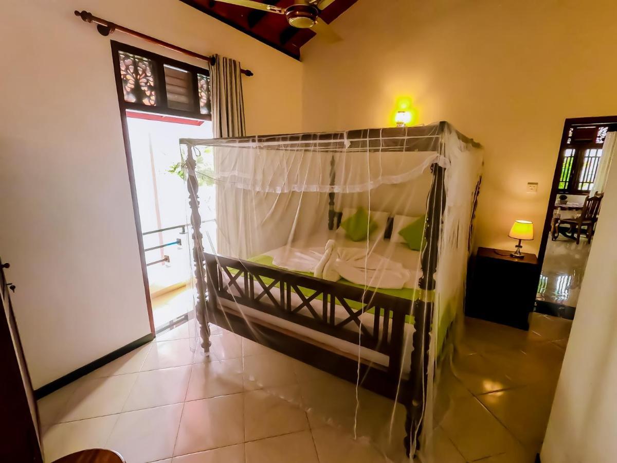 Villa De White Sambur ฮิกคาดูวา ภายนอก รูปภาพ