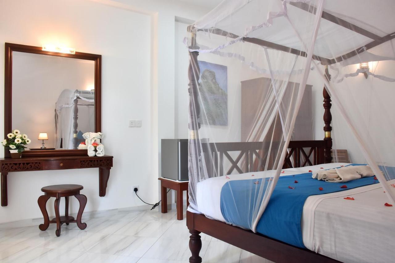 Villa De White Sambur ฮิกคาดูวา ภายนอก รูปภาพ