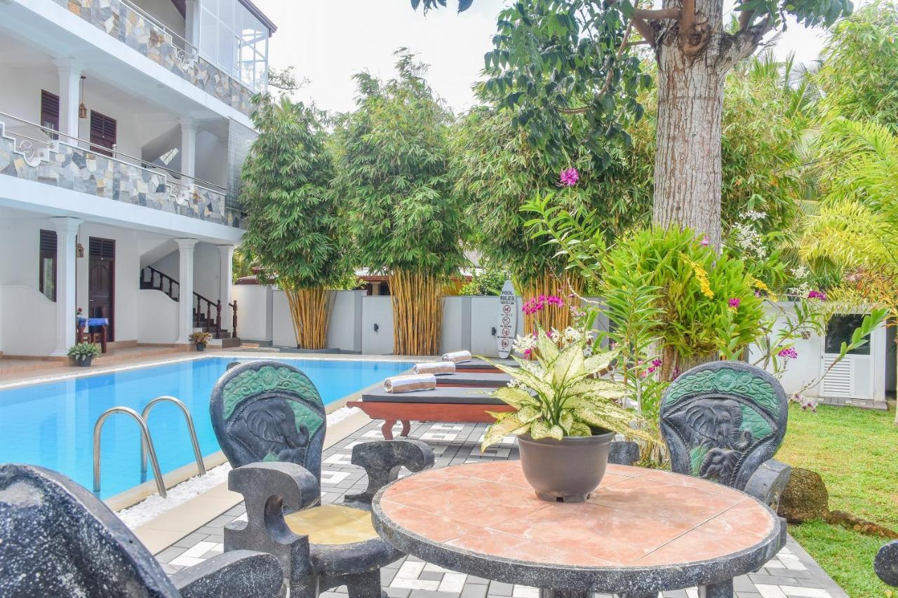 Villa De White Sambur ฮิกคาดูวา ภายนอก รูปภาพ