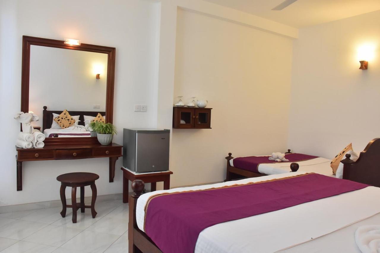 Villa De White Sambur ฮิกคาดูวา ภายนอก รูปภาพ