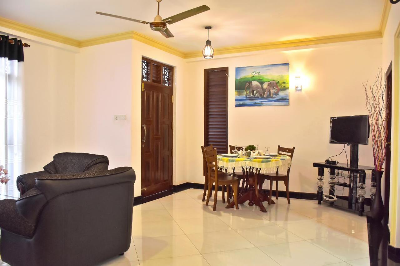 Villa De White Sambur ฮิกคาดูวา ภายนอก รูปภาพ