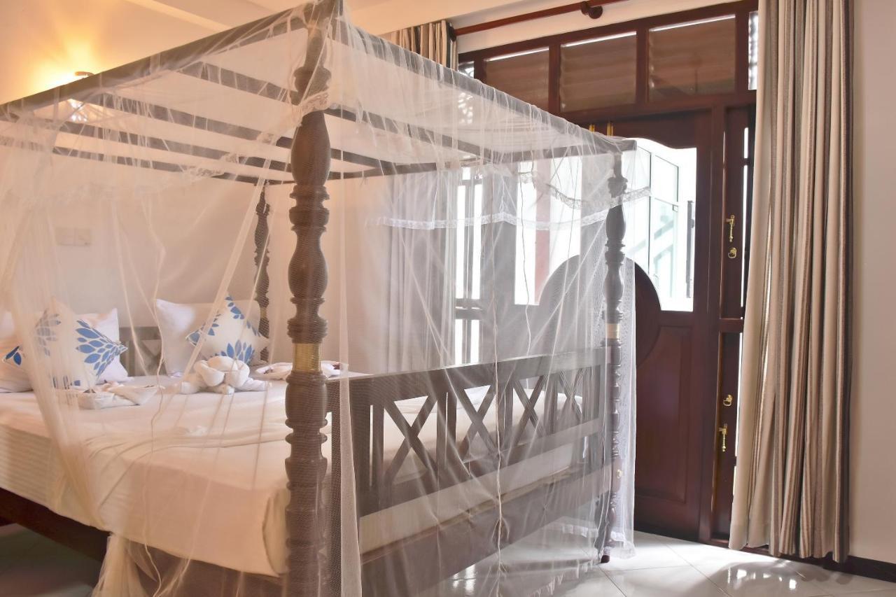 Villa De White Sambur ฮิกคาดูวา ภายนอก รูปภาพ